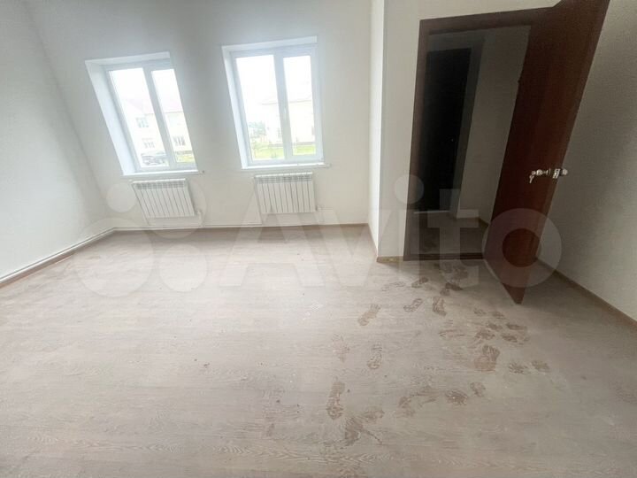 4-к. квартира, 160 м², 1/3 эт.