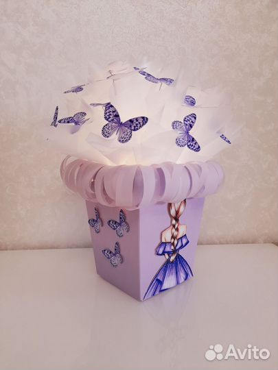 Светящийся букет из бабочек