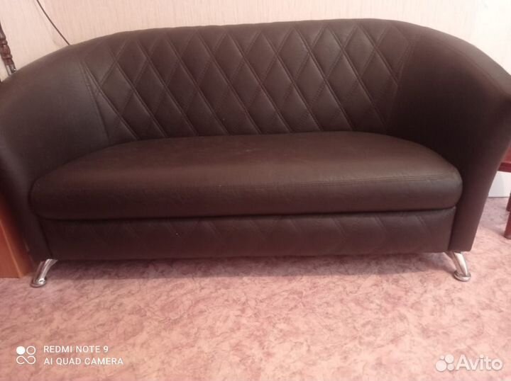 Продам 2 диванчика