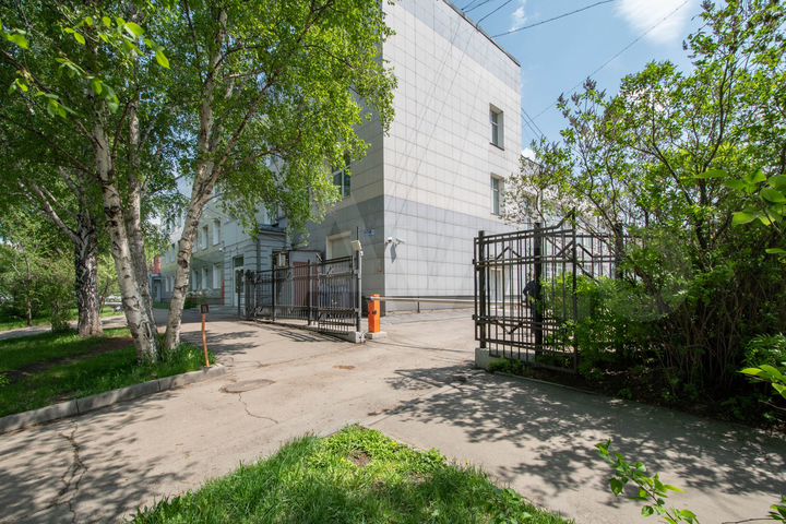 Здание, 2407.5 м²