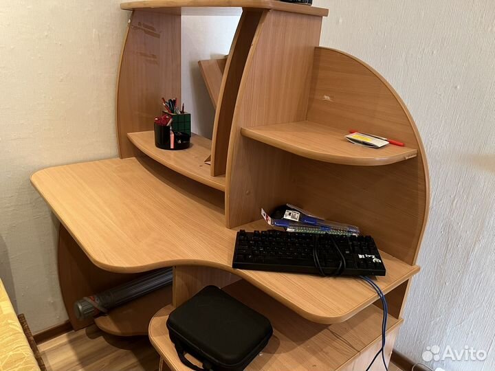 Компьютерный стол