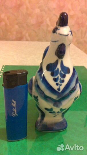 Фарфоровая статуэтка Курочка / гжель