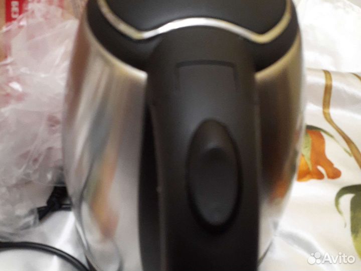 Чайник электрический, новый 1500 Вт, 1,8л