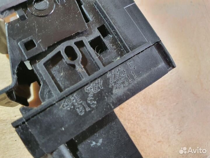 Кнопка ручного тормоза (ручника) Audi A8 D4/4H