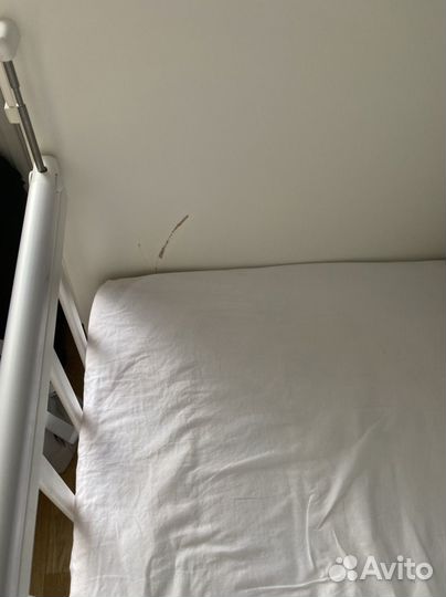 Детская кроватка с маятником