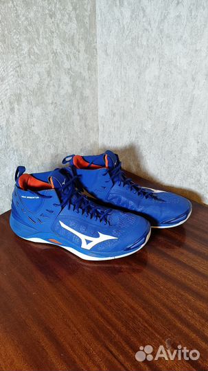 Кроссовки Mizuno wave momentum MID волейбольные