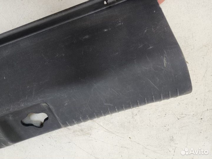 Накладка замка багажника Hyundai Solaris 1