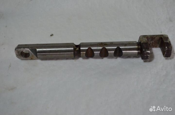 Поводок (средний левый) 8.21.115 мтлб