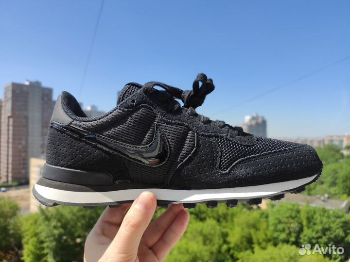 Кроссовки Nike Internationalist оригинал 7,5US