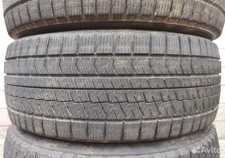 Bridgestone Blizzak VRX2 235/45 R18 94Q