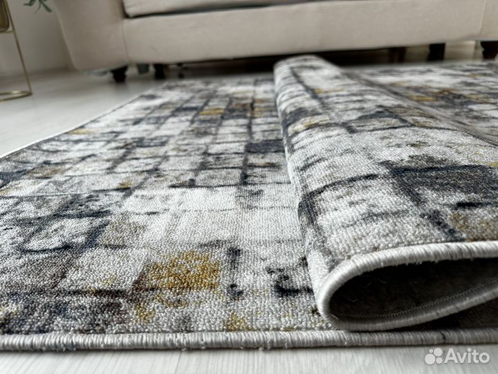 Палас новый