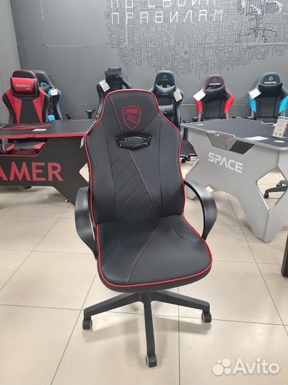 Игровое компьютерное кресло