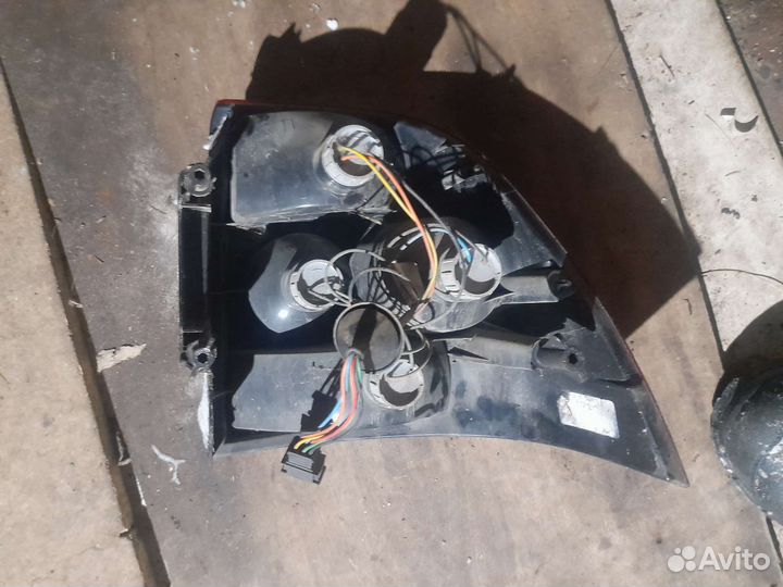 Задний левый фонарь приору