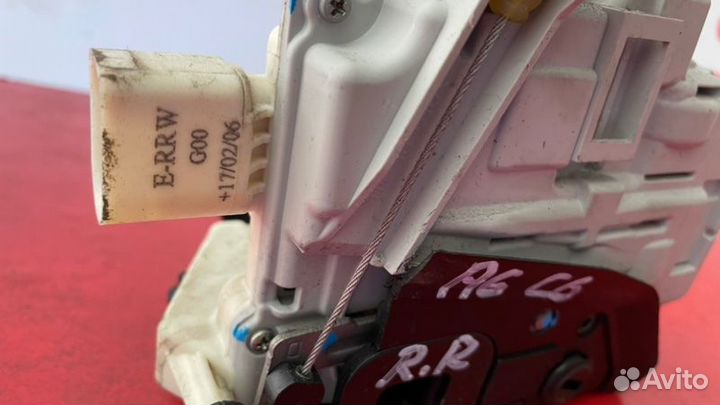 Замок двери задний правый Audi A6 C6 BDW 2.4