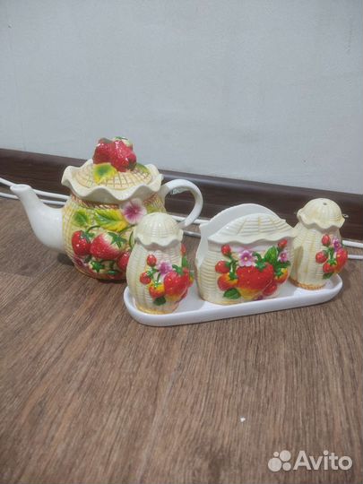 Кухонный набор, посуда