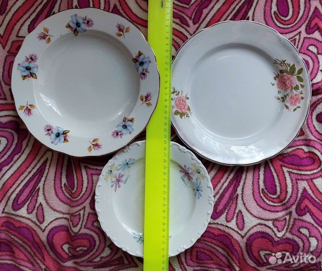 Фарфоровые тарелки