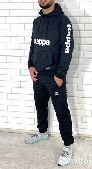 Мужской спортивный костюм