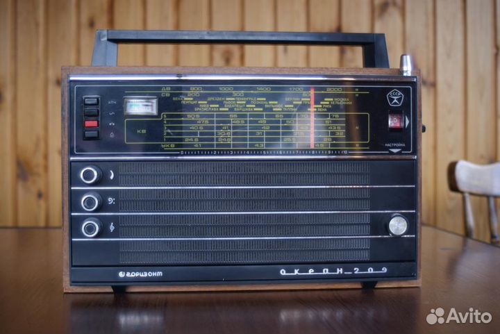 Советский радиоприемник Океан с фм