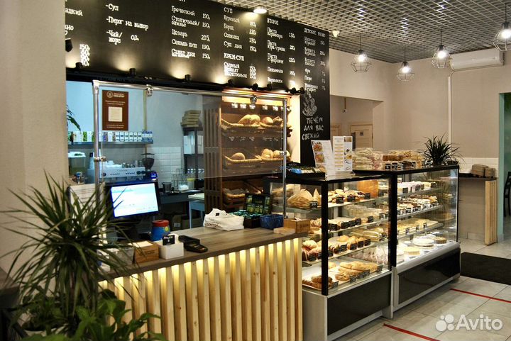 Мойщица уборщица в кафе