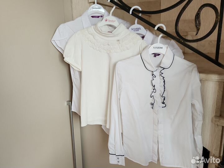 Блузки, водолазки школьные новые