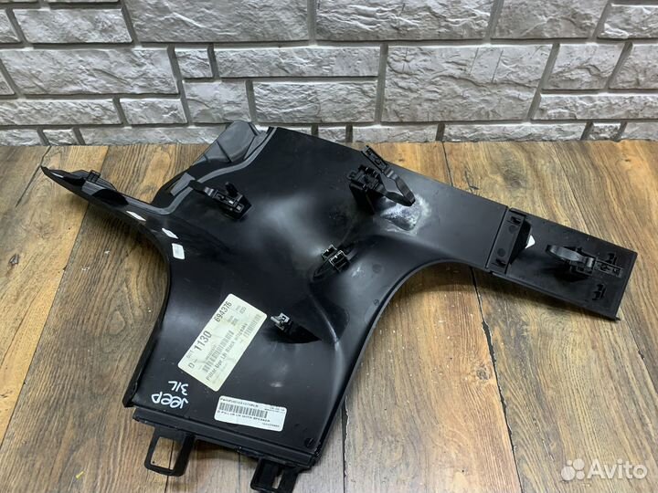 Jeep Grand Cherokee Обшивка стойки задняя LH RH