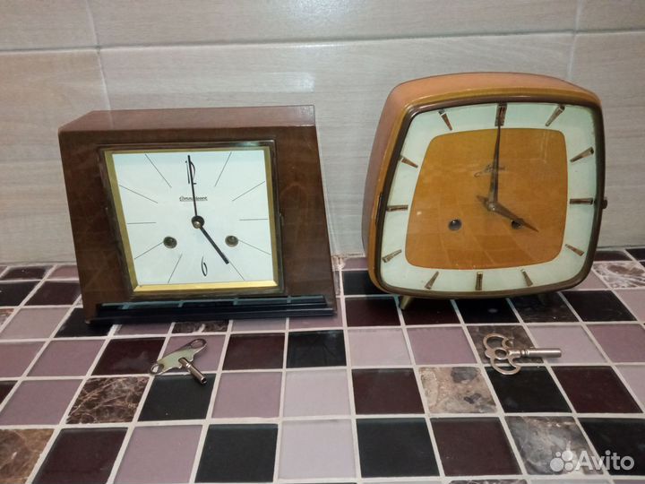 Старинные настольные немецкие часы с боем