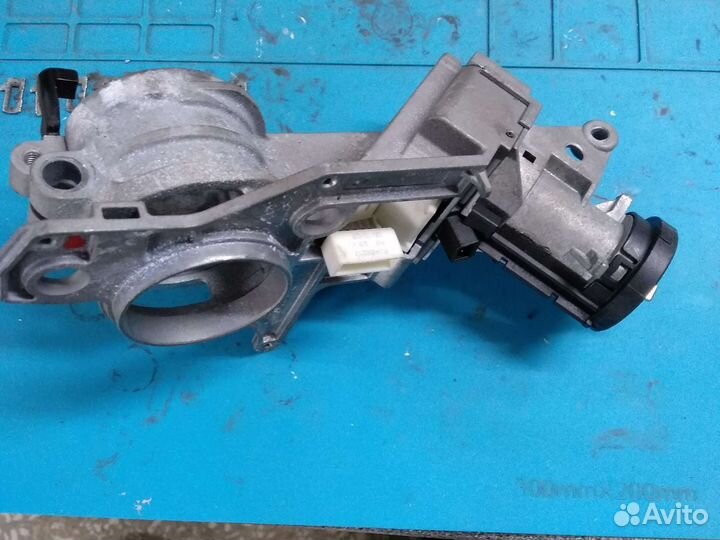 Замок зажигания Опель Астра Н