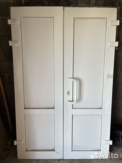 Двери пластиковые бу