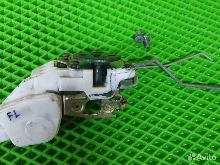 Замок передней левой двери mitsubishi galant 8 EA2