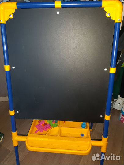 Детский мольберт в идеальном состоянии
