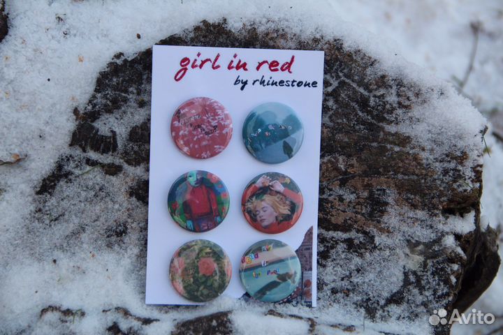 Комплект из 6-ти значков «girl in red”