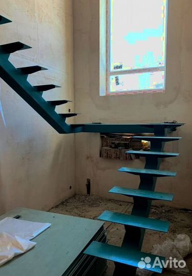 Лестничиный металлокаркас