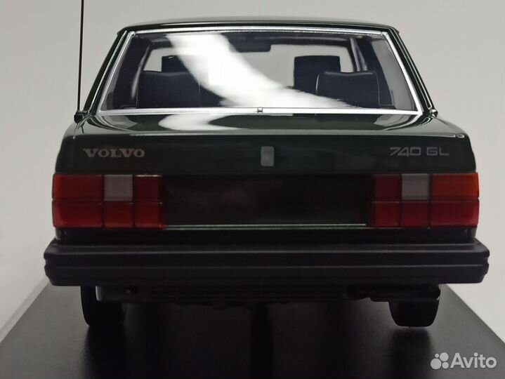 Volvo 740 GL - 1986 Green 1:18 Minichamps