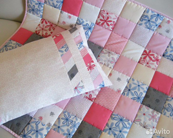 Лоскутный комплект в детскую кроватку 