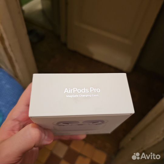 Коробка от airpods pro