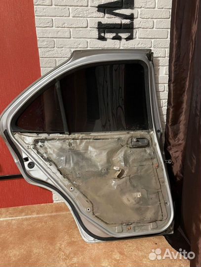 Дверь Ниссан Санни nissan sunny