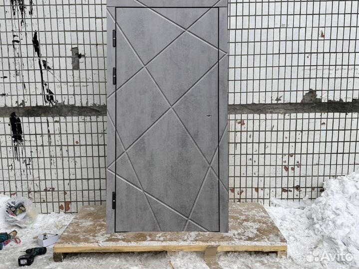 Дверь входная металлическая