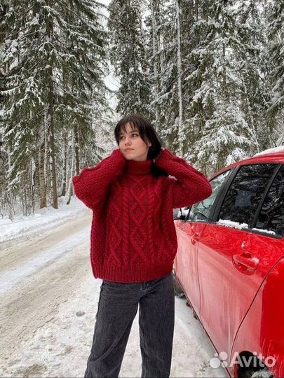 Свитер женский красный оверсайз ручной работы