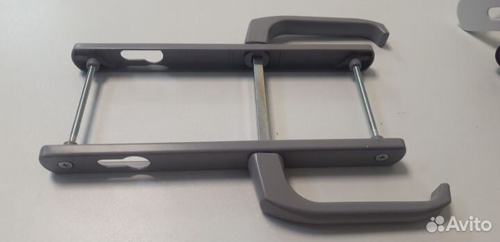 Дверные ручки для пластиковых дверей