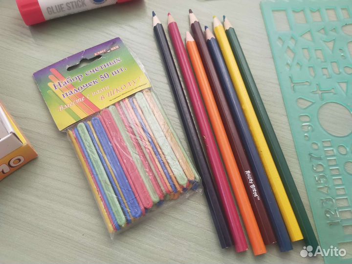 Новые и б/у канцтовары пакетом