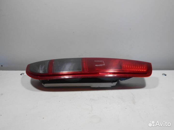 Фонарь задий левый Ford Focus универсал