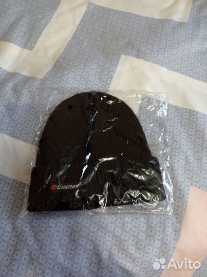 Новая мужская шапка