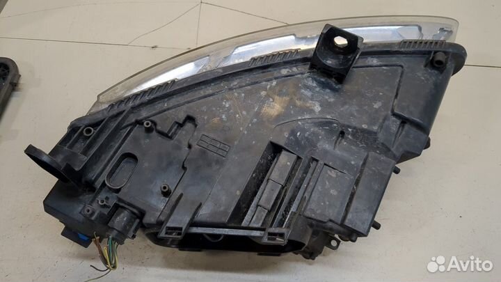 Фара (передняя) правая Audi A6 (C6)