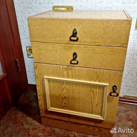 Тумба прикроватная