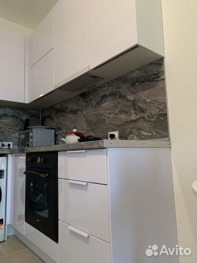 Угловая кухня. Белый глянец ксп:16700