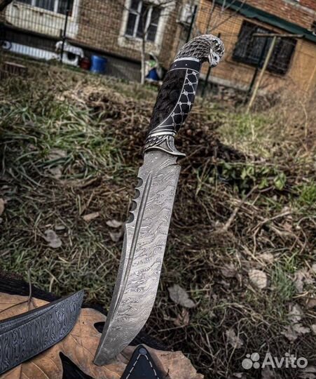 Нож из дамасской стали