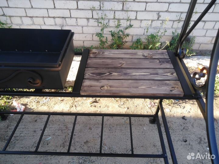 Мангал с крышей