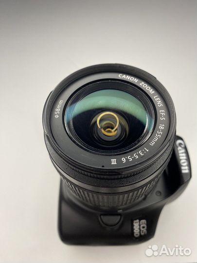 Зеркальный фотоаппарат Canon 1300D