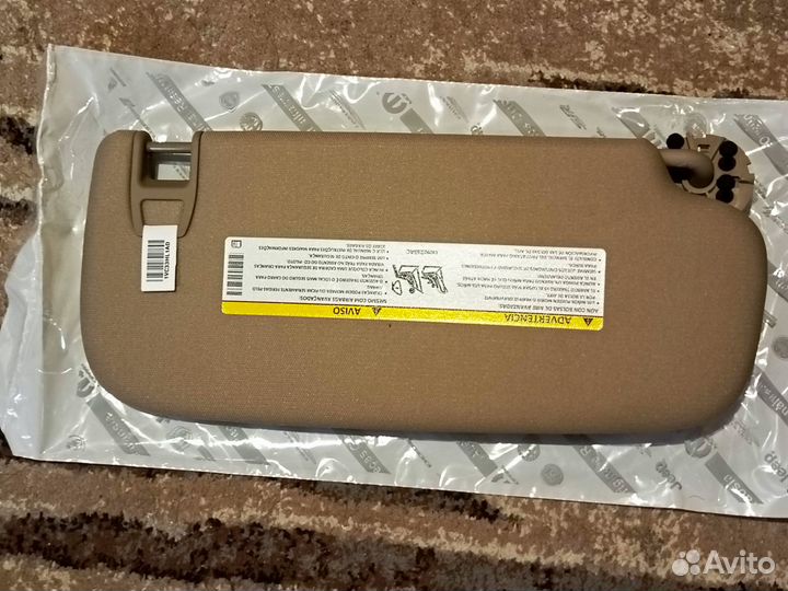 Новый левый козырек Jeep Grand Cherokee WK2