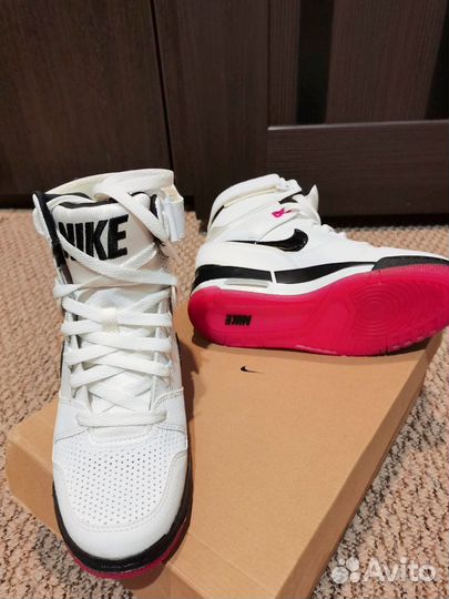 Кроссовки nike женские